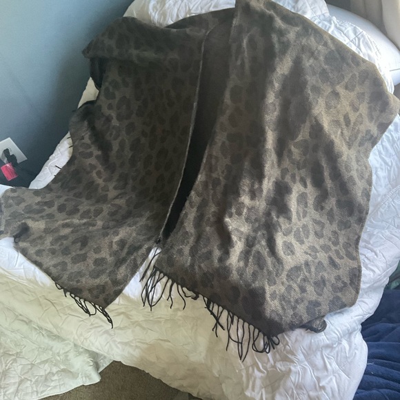 WOOLWRICH ONE SIZE Shaw leopard sweater kimono BROWN BLACK very cute wrap scarf - Picture 3 of 8